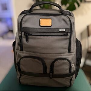 Tumi Alpha 3 Compact Briefpack - Gray/Black